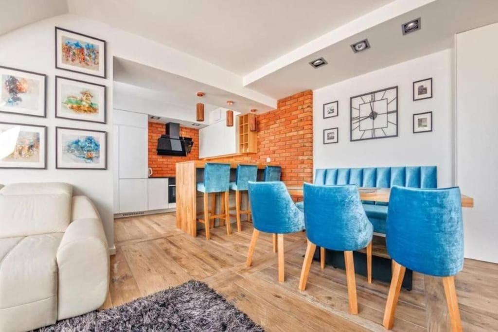 Close-golden - Cozy And Bright - Great Location &swietej Barbary Huoneisto