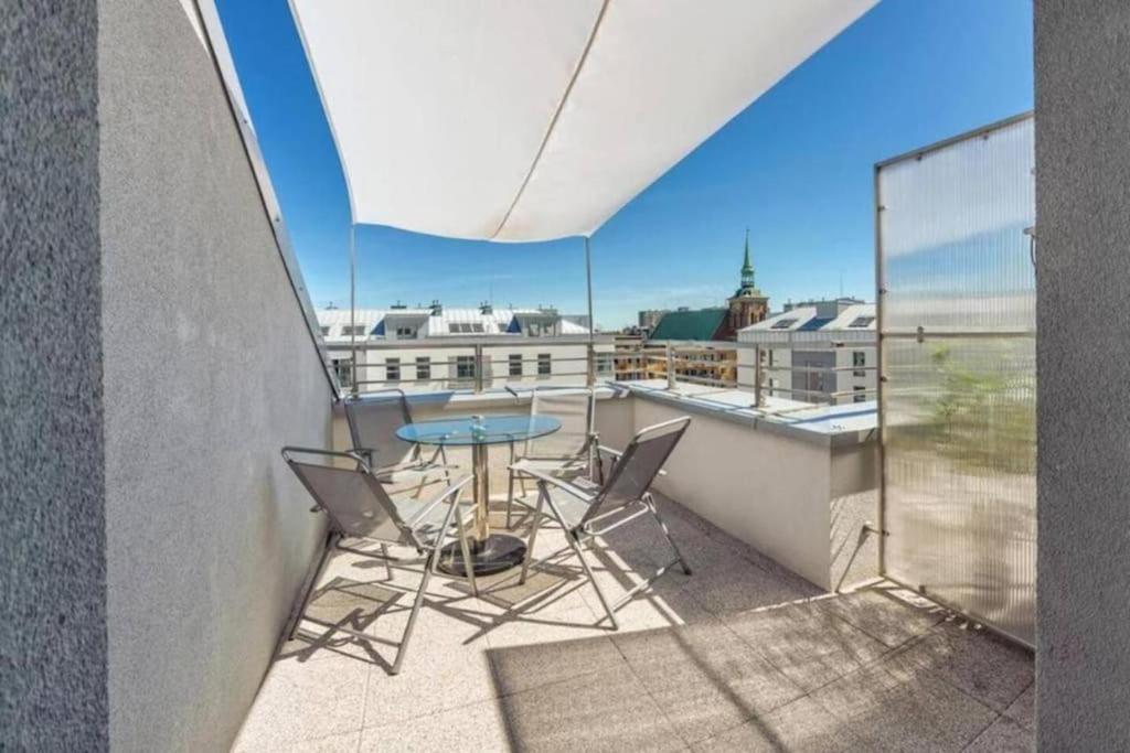 Close-golden - Cozy And Bright - Great Location &swietej Barbary Huoneisto *