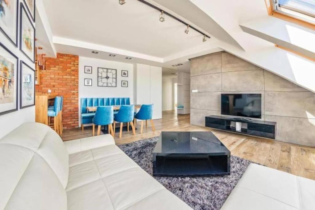 Close-golden - Cozy And Bright - Great Location &swietej Barbary Huoneisto